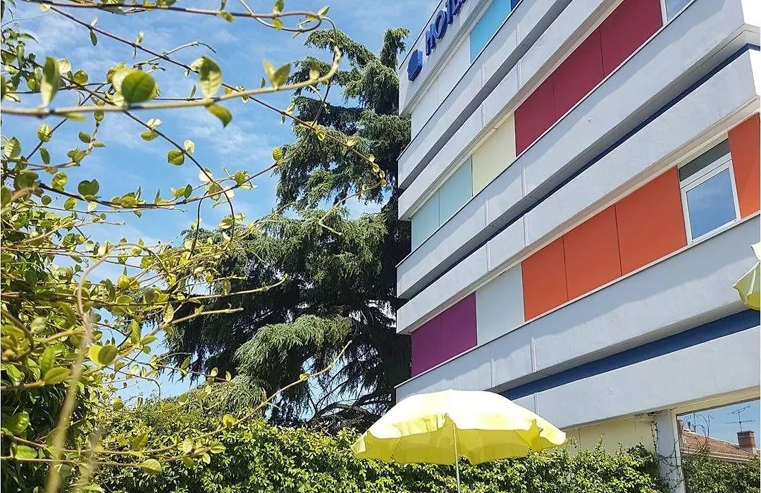 Privilege Hotel & Apparts Eurociel Centre Comedie-1